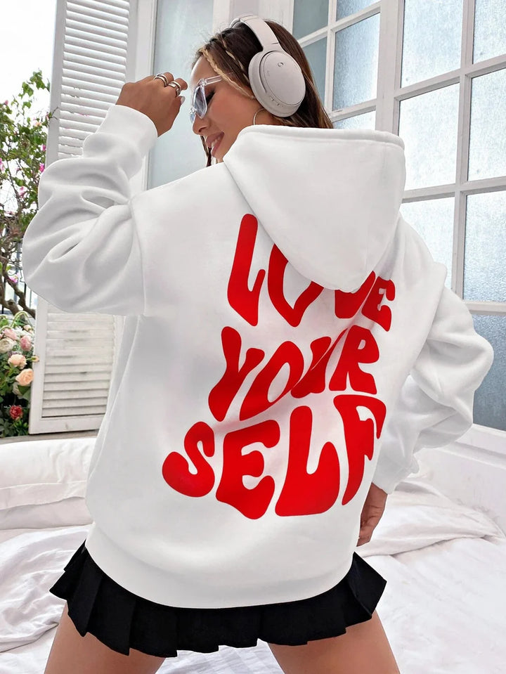 Tirza - "Love Yourself" Grafische Hoodie