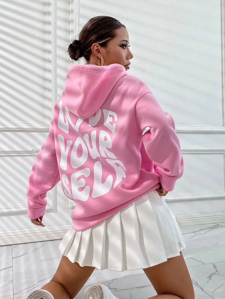 Tirza - "Love Yourself" Grafische Hoodie