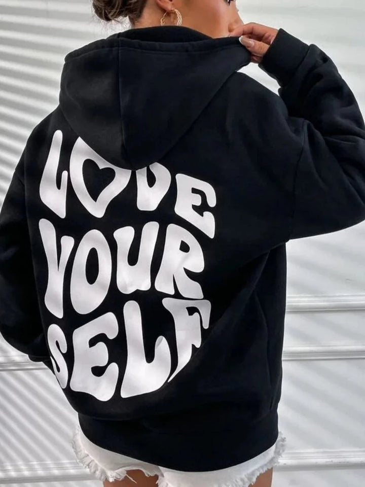 Tirza - "Love Yourself" Grafische Hoodie